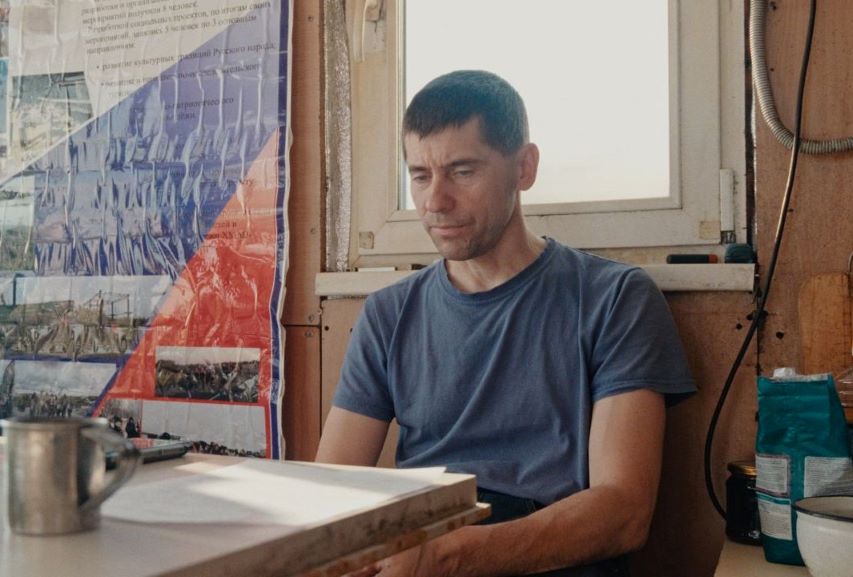 Съемки в мороз и «крафтовые» самолеты: показываем, как стартовал новый док Свердловской киностудии