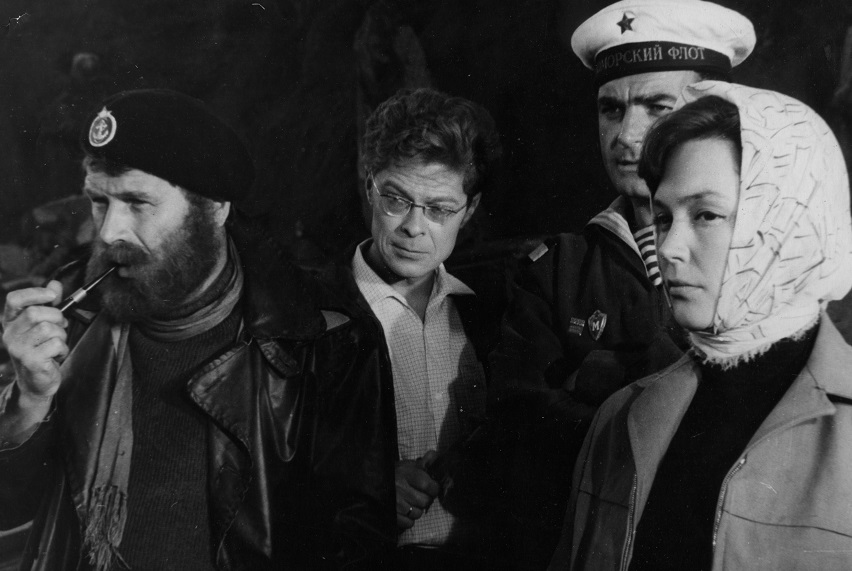 Кадр из фильма «След в океане»