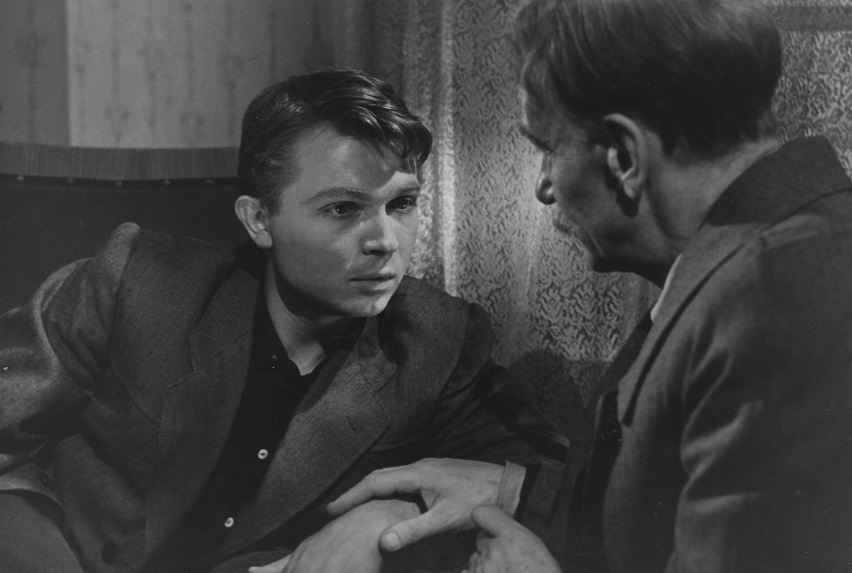 Кадр из фильма «Ваня»